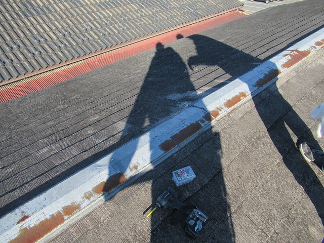 甲府市　棟板金交換工事